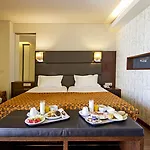 Hotel Park & 4*